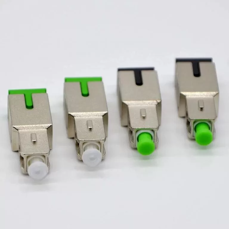 Adaptor SC UPC ke SC APC Mode Tunggal Pria ke Wanita